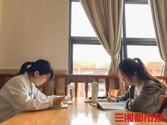“职”享美好生活丨从专科到研究生，看湖南信息学院“姐妹花”的逆袭路