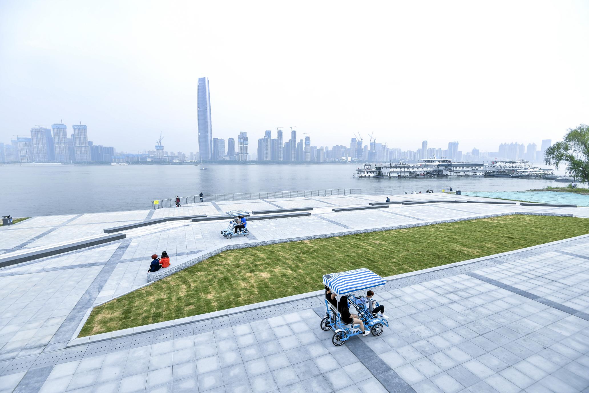沿江将打造 一批新景观，武汉城区江滩年内绿岛成绿链