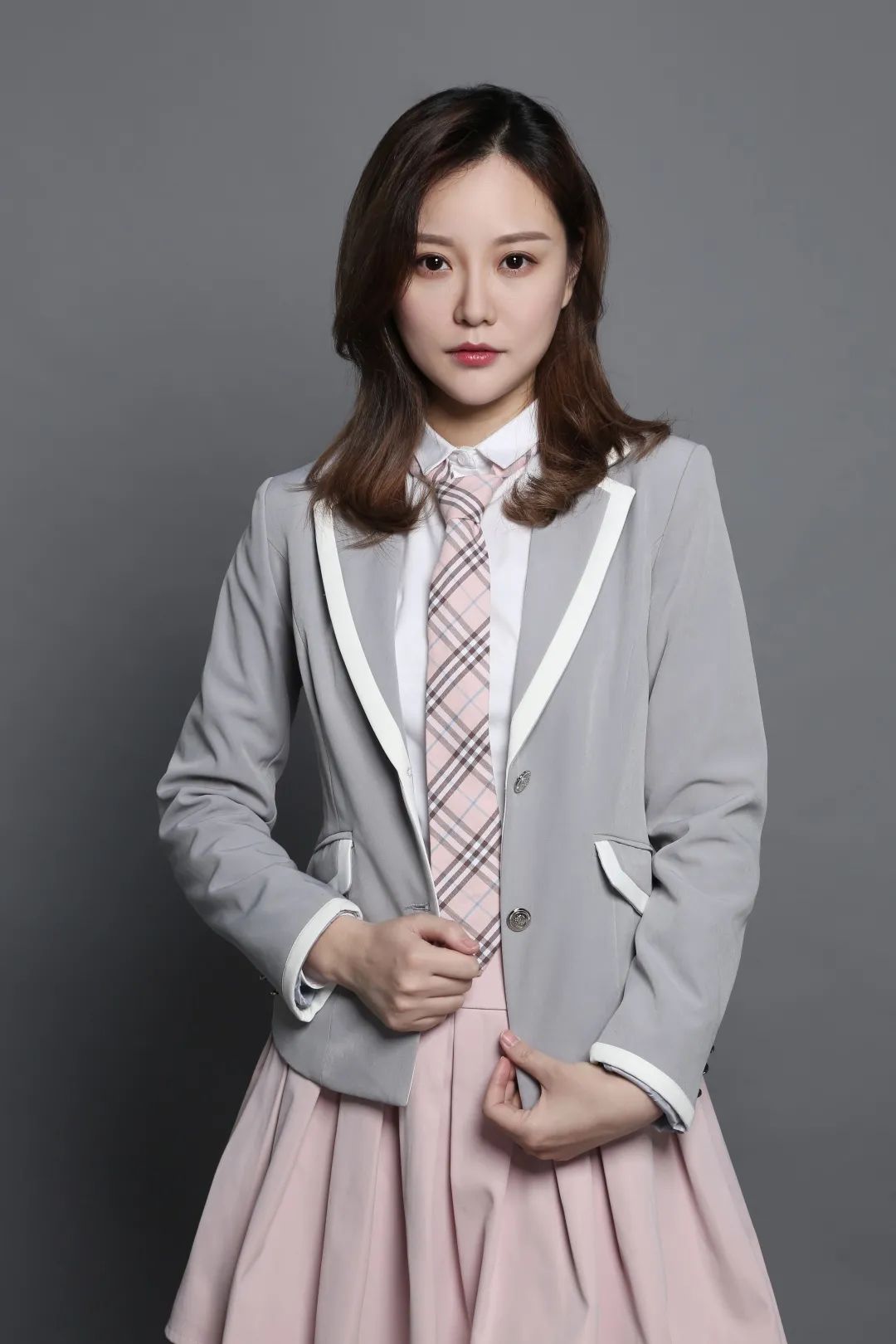 荣耀美少女_初风从数据上看,从事电竞行业的男性人数要远大于女性,和