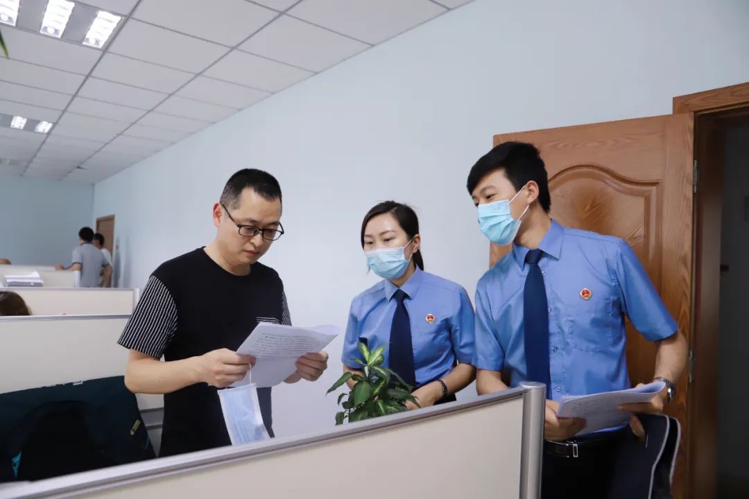 各位快递小哥，你有一封快递请查收！