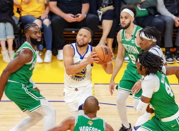 NBA篮球比分(篮球｜NBA总决赛首场：勇士不敌凯尔特人)