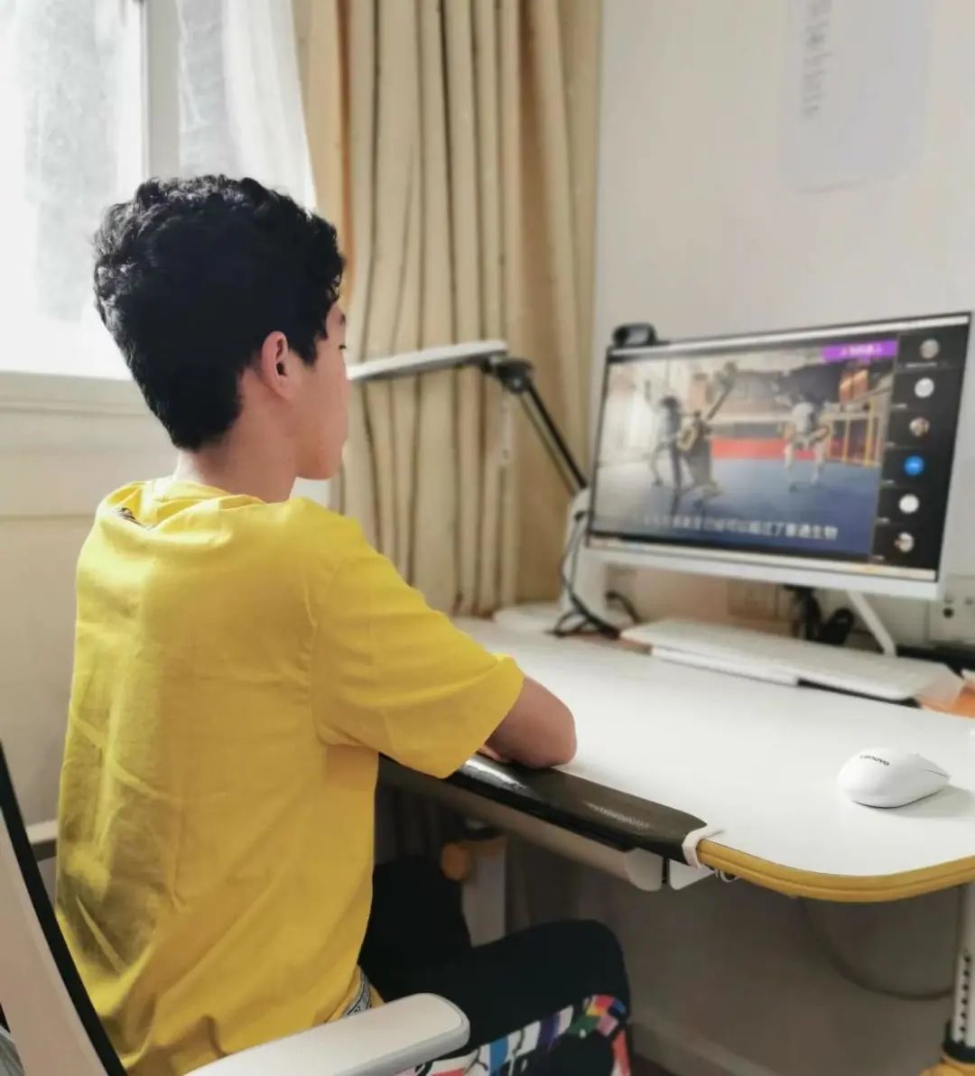 如何制作扎染？未来机器人会统治世界吗？从传统工艺到现代科技，线上职业体验精彩纷呈