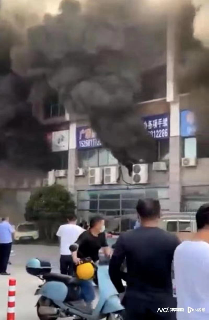 杭州临平火灾已致4死，相关人员被警方控制！曾有人跳楼求生