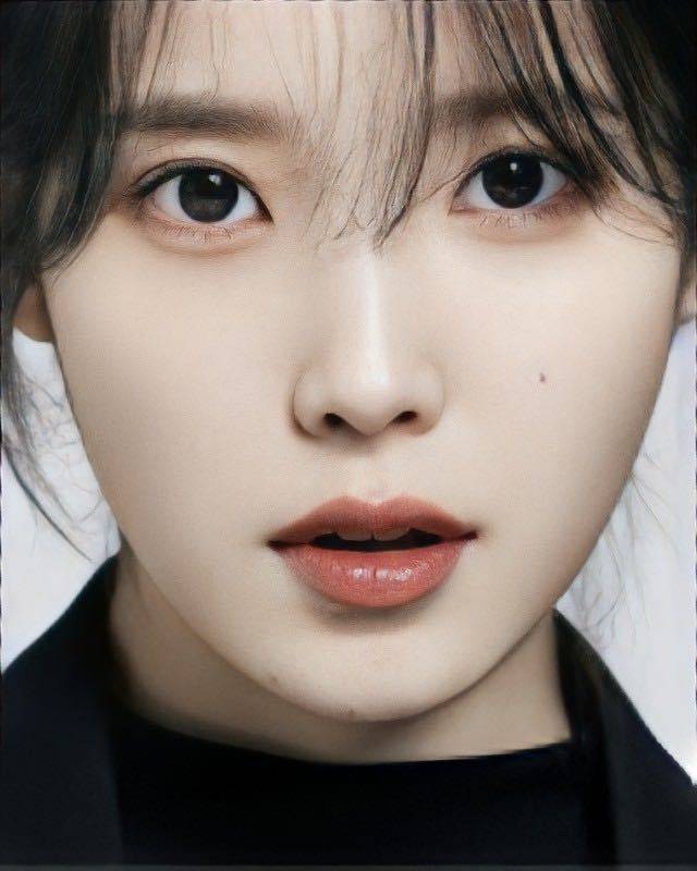 「IU」「新闻」220613 IU李知恩新闻和Cine21 杂志采访中字