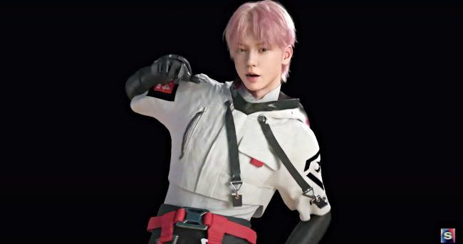 韩首位AI男偶像公开！「车银优＋门面综合体」最强神颜爆热议