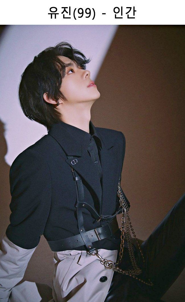 韩首位AI男偶像公开！「车银优＋门面综合体」最强神颜爆热议