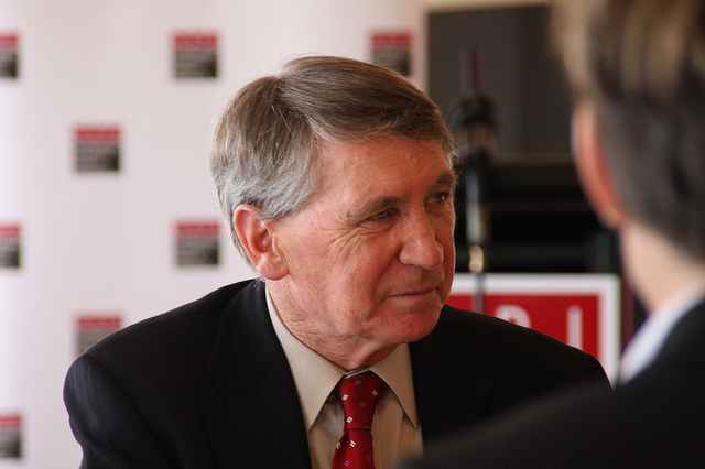 澳前防长：新政府“轻装上阵”给改善中澳关系带来机会，但前方路还很长