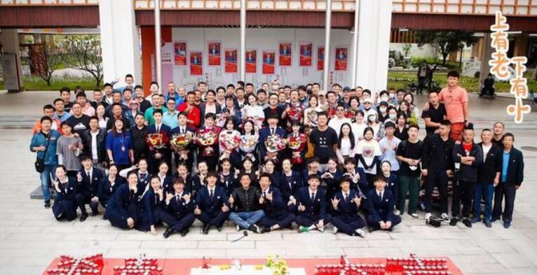 回顾杨玏、邓家佳主演的《上有老下有小》