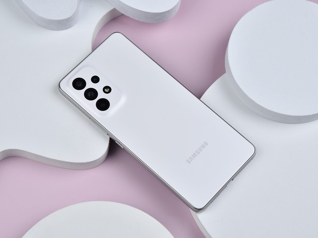 看着赏心悦目用的舒舒服服 这四款手机买了不后悔