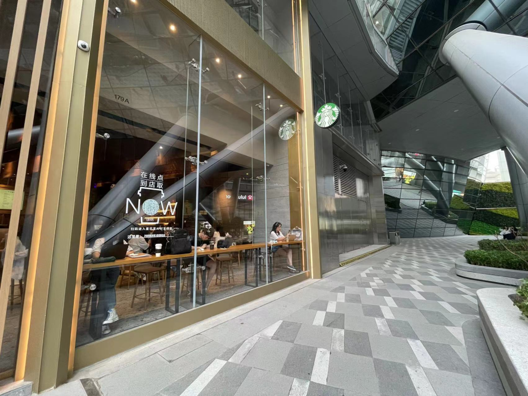 天天3·15丨济南星巴克门店出售大量临期食品，正价且未做消费提示