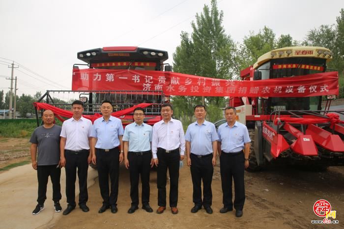豐收時節(jié)不再愁 南街村有了聯(lián)合收割機