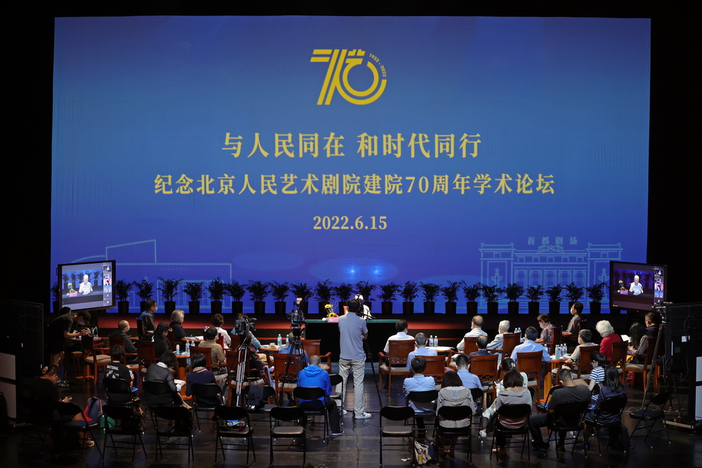 著名导演任鸣去世，享年62岁，上周三才跟濮存昕等人出席活动