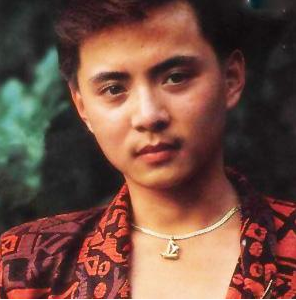 「每日听首粤语歌」《梨花又开放》周峰清澈的嗓音太悦耳了