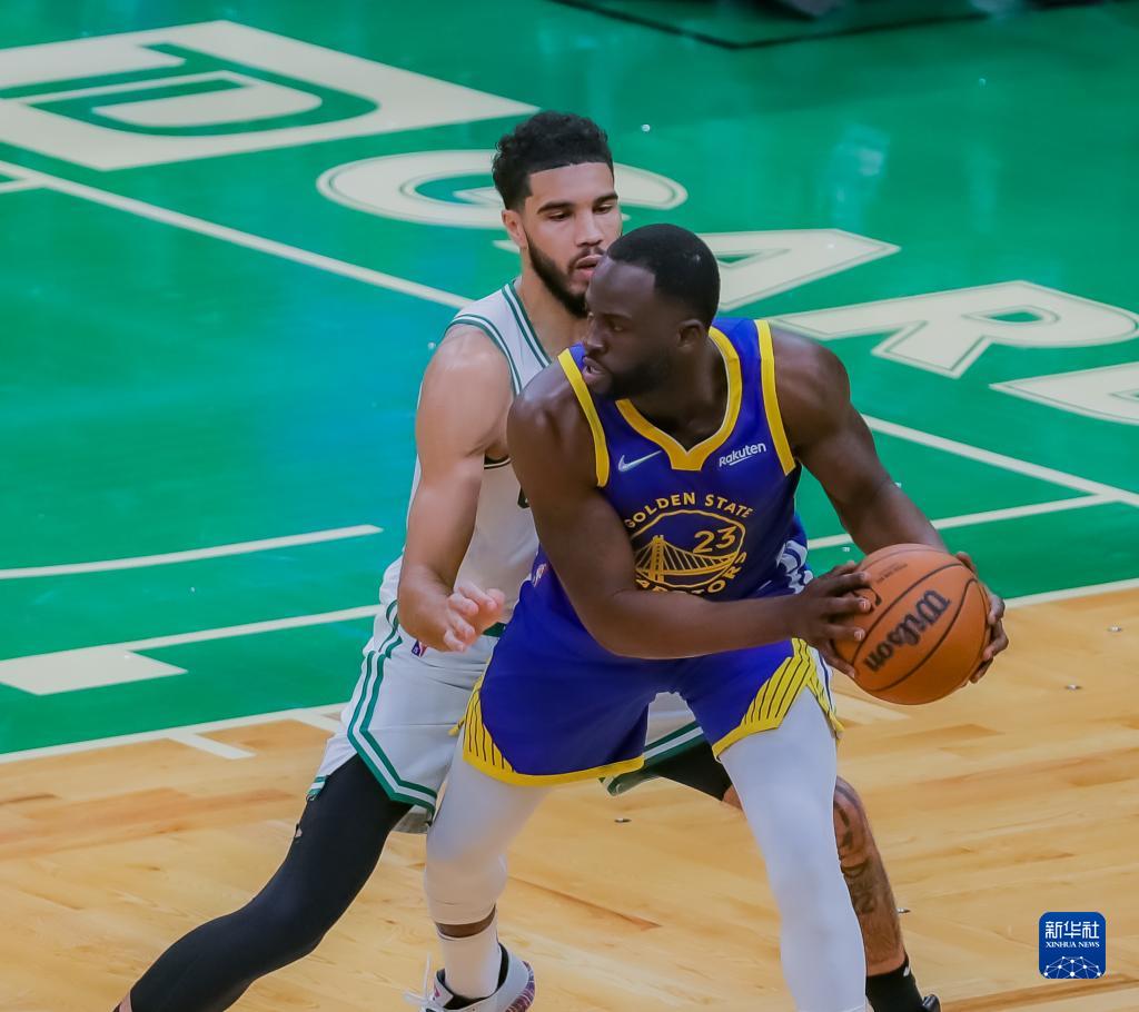 2018nba总决赛(NBA总决赛：勇士队总比分4比2夺冠 库里获得总决赛最有价值球员)