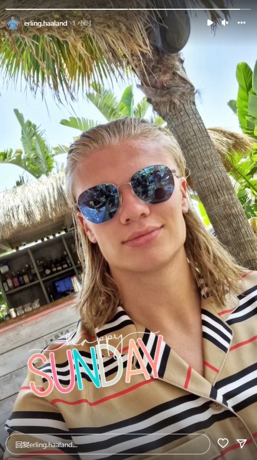 不丑还是挺帅的            <div id=