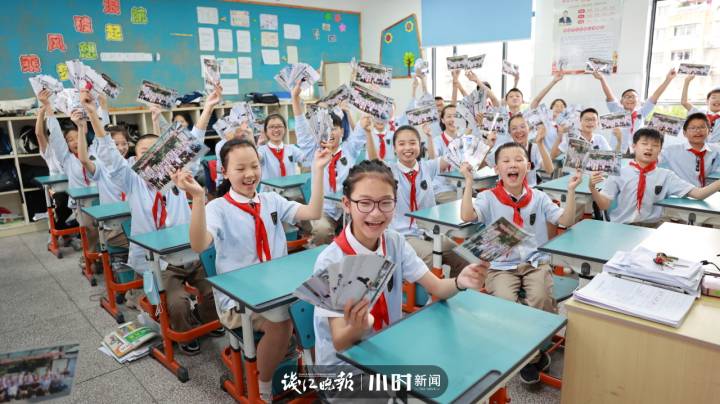 宁波北仑区大榭小学送出的“青春纪念册”(图6)