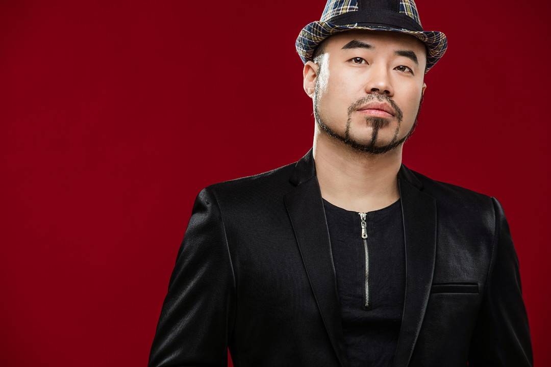 封面独家｜歌曲《太想念》创作者龙军：靠妈妈拣来的破吉它走上音乐路