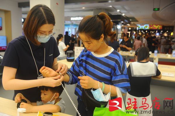 润通电讯华为体验店（玖隆茂）开业