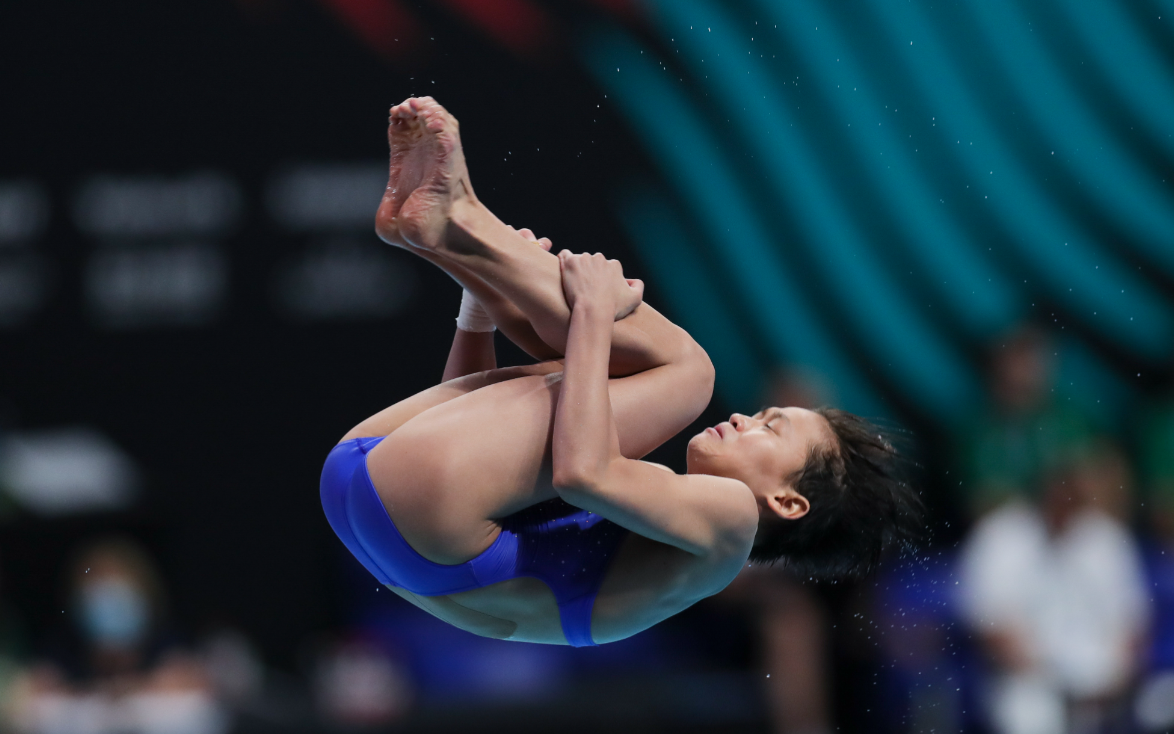 新闻8点见丨通信行程卡“摘星”哪些行业最受益？