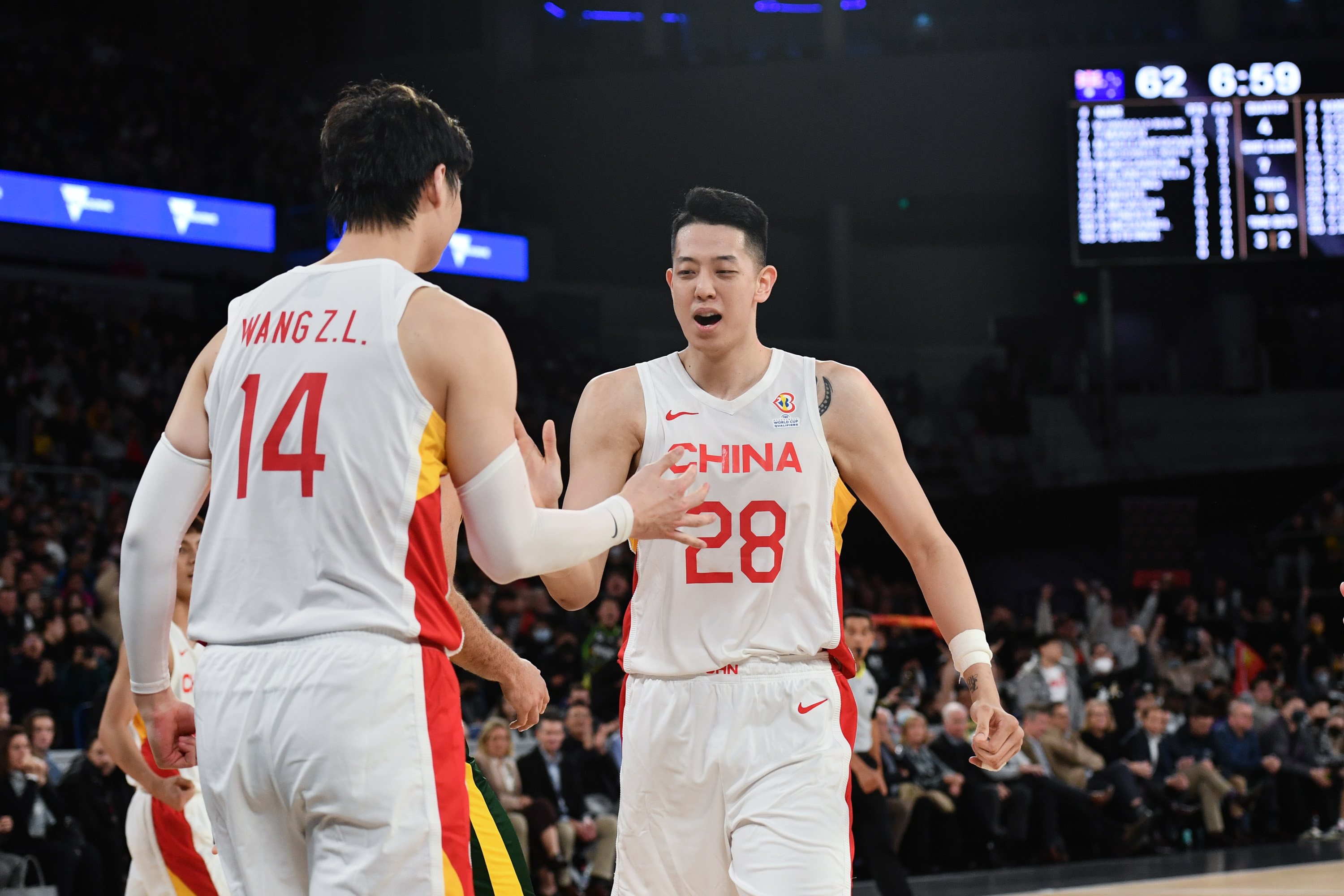 （体育）（9）篮球——世界杯预选赛：中国不敌澳大利亚