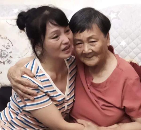 她是国内无偿捐献眼角膜第一人!23年后,她的母亲收到一份爱的回馈