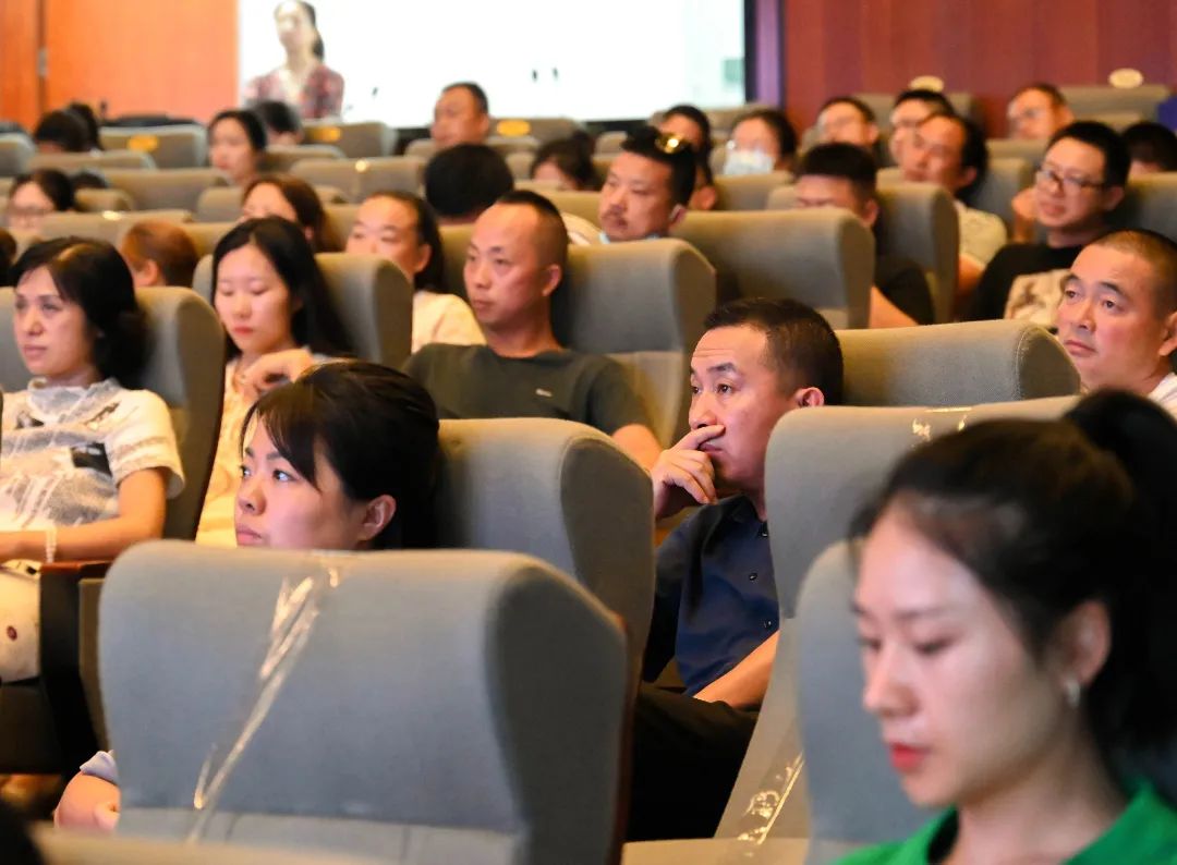 直播新世代 青春不等待|2022绵阳市直播电商技能培训班举办