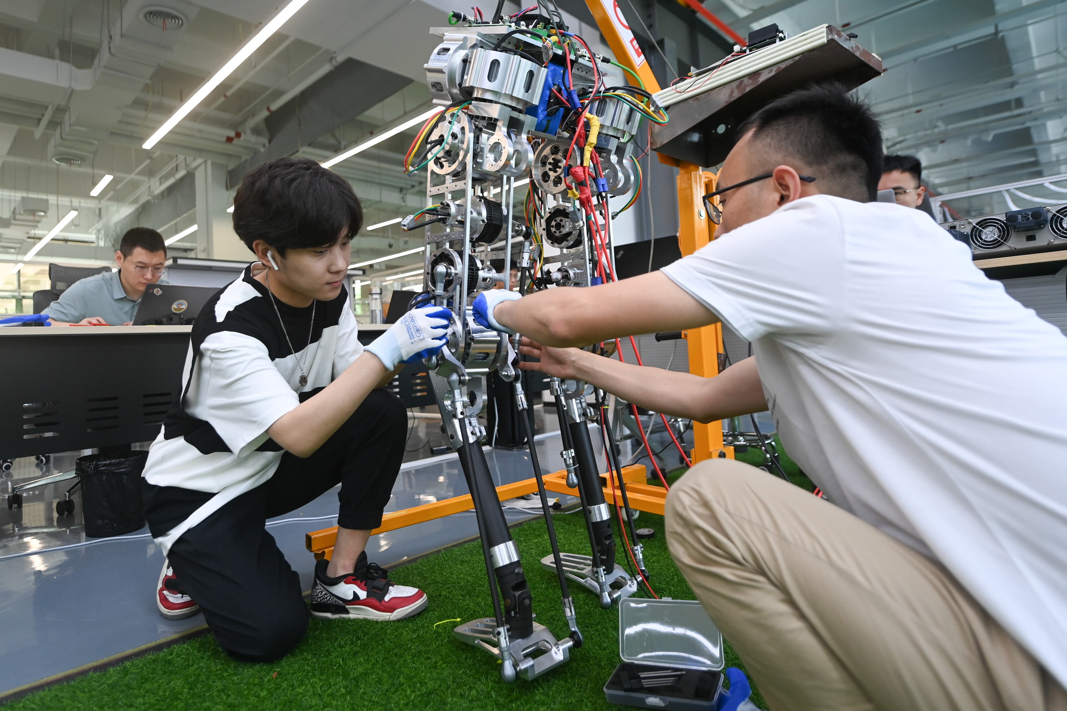 浙江：全社会研发投入五年基本实现翻番