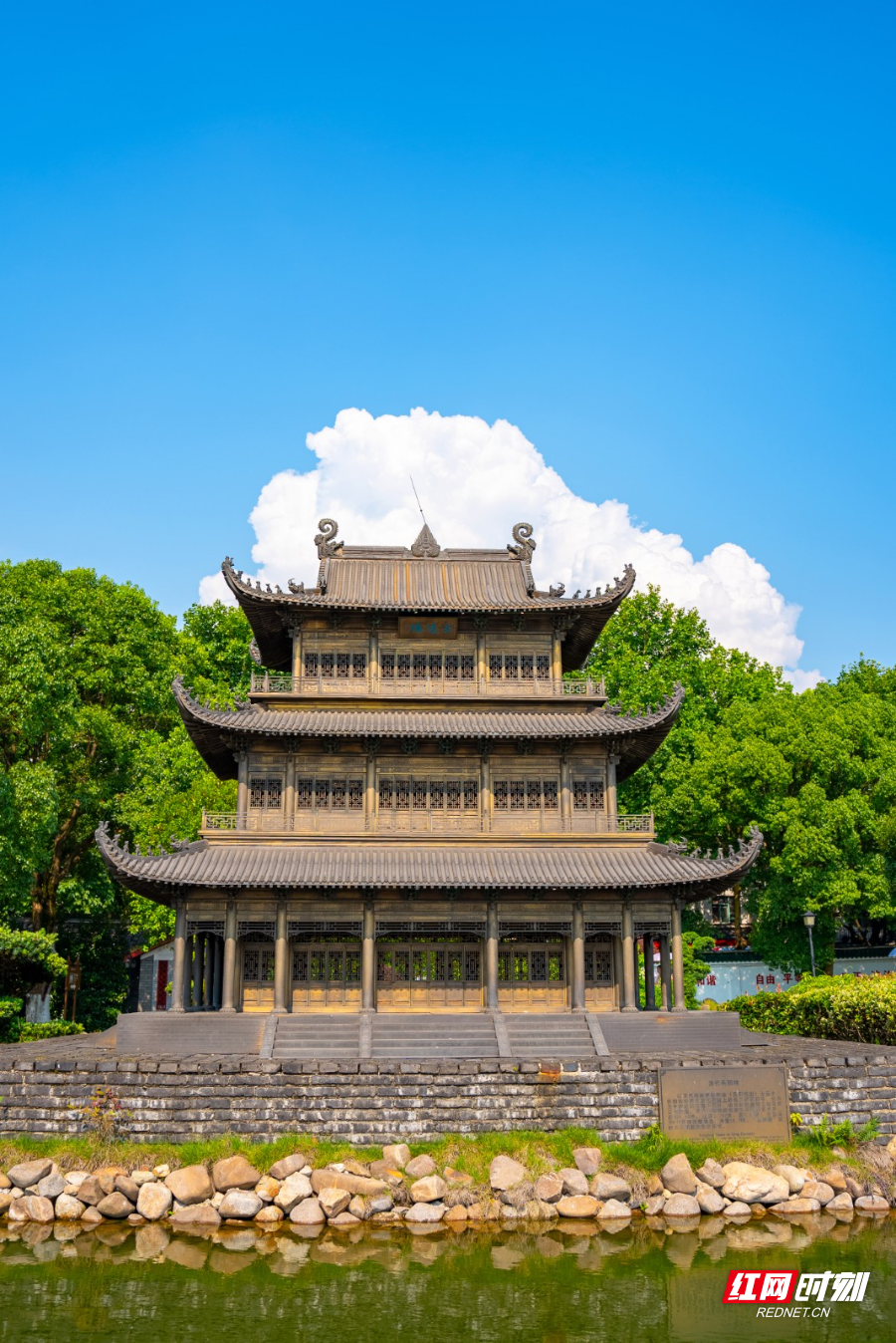 唐代岳阳楼(楼阁模型)明代岳阳楼(塔的模型)(景区供图)宋代岳阳楼(塔