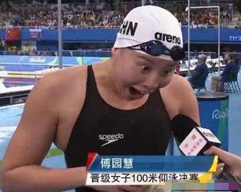 这是什么梦幻联动！王俊凯傅园慧合拍广告，同穿白衬衫满满青春活力