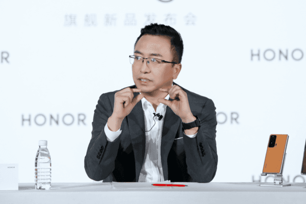 「晚报」苹果开启 2022 年高校优惠活动/赵明称手机影像联名是噱头