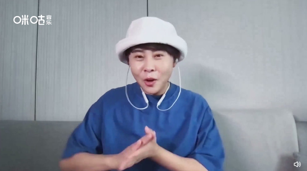 王濛喊话周杰伦合唱 挑战经典rap一本正经看歌词