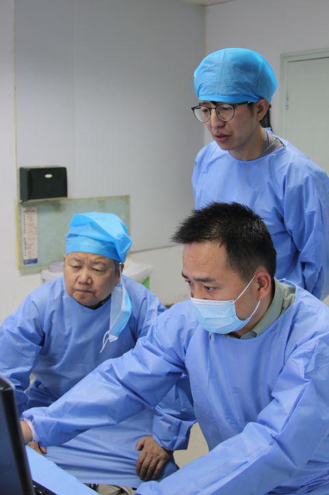 十年磨一剑！全球首款主动式口腔种植机器人系统的诞生