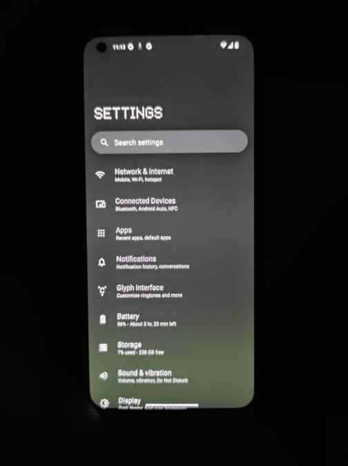 屏幕翻车？用户反馈Nothing Phone 1屏幕存在泛绿问题