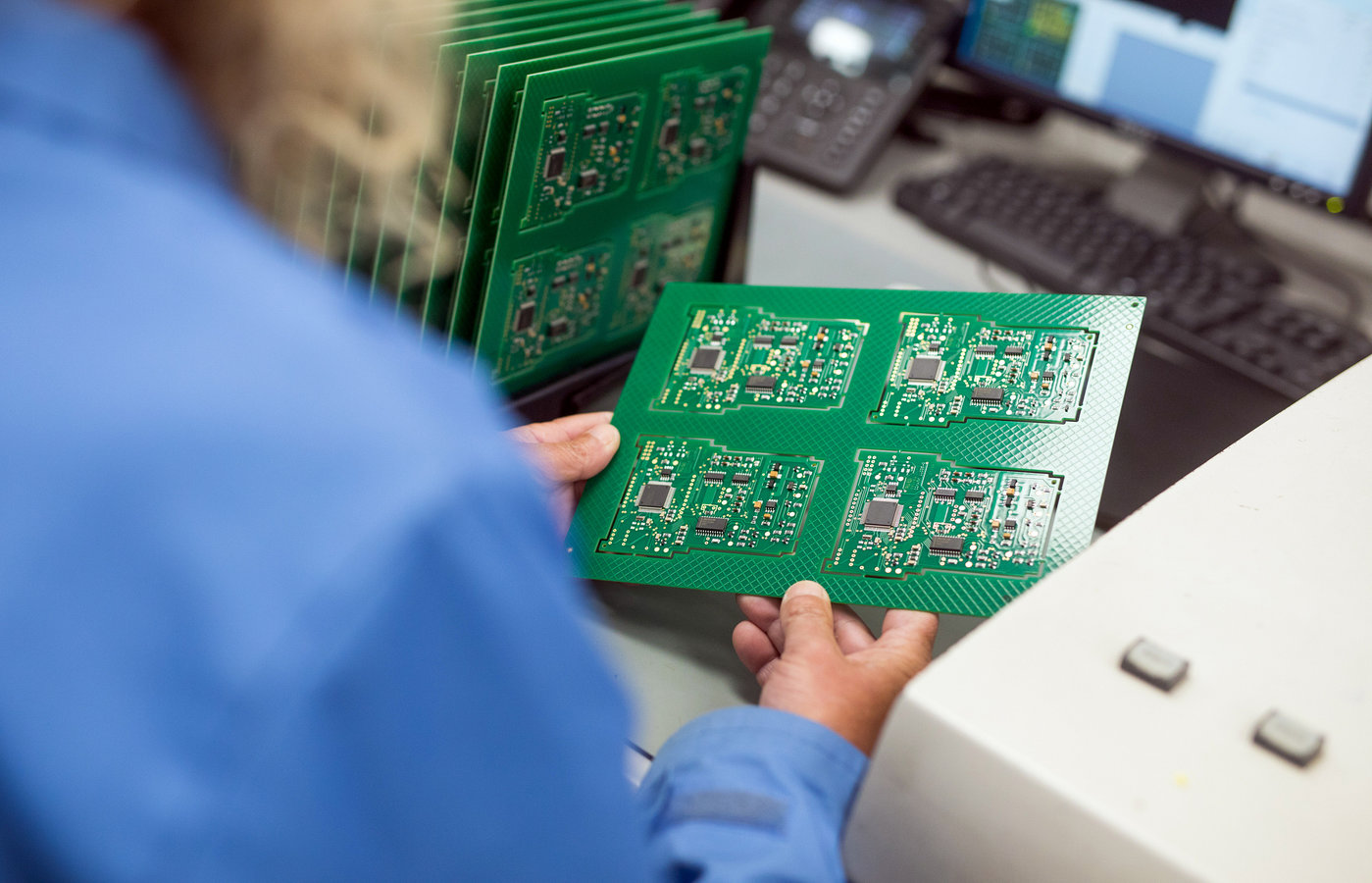 「产业互联网周报」阿里云公开生态伙伴体系；腾讯CSIG成立政企业务线；“国家云”冲热搜；金山办公、北京智源陷争议