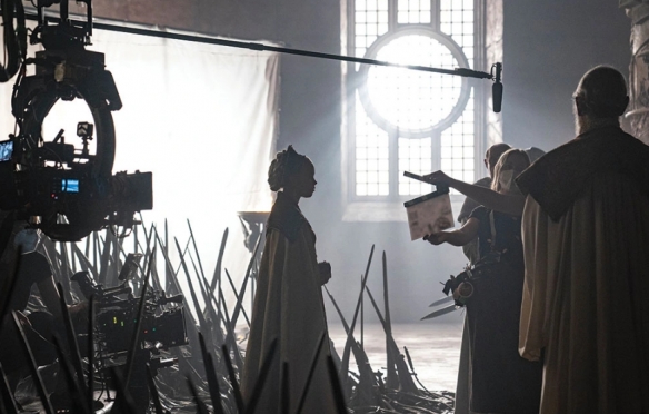 权游前传剧《龙之家族》曝新剧照 片场照！8.21开播