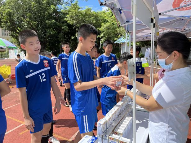 u10女子世界杯(绿茵逐梦，蒙牛世界杯“足球少年”中山选拔赛开打)