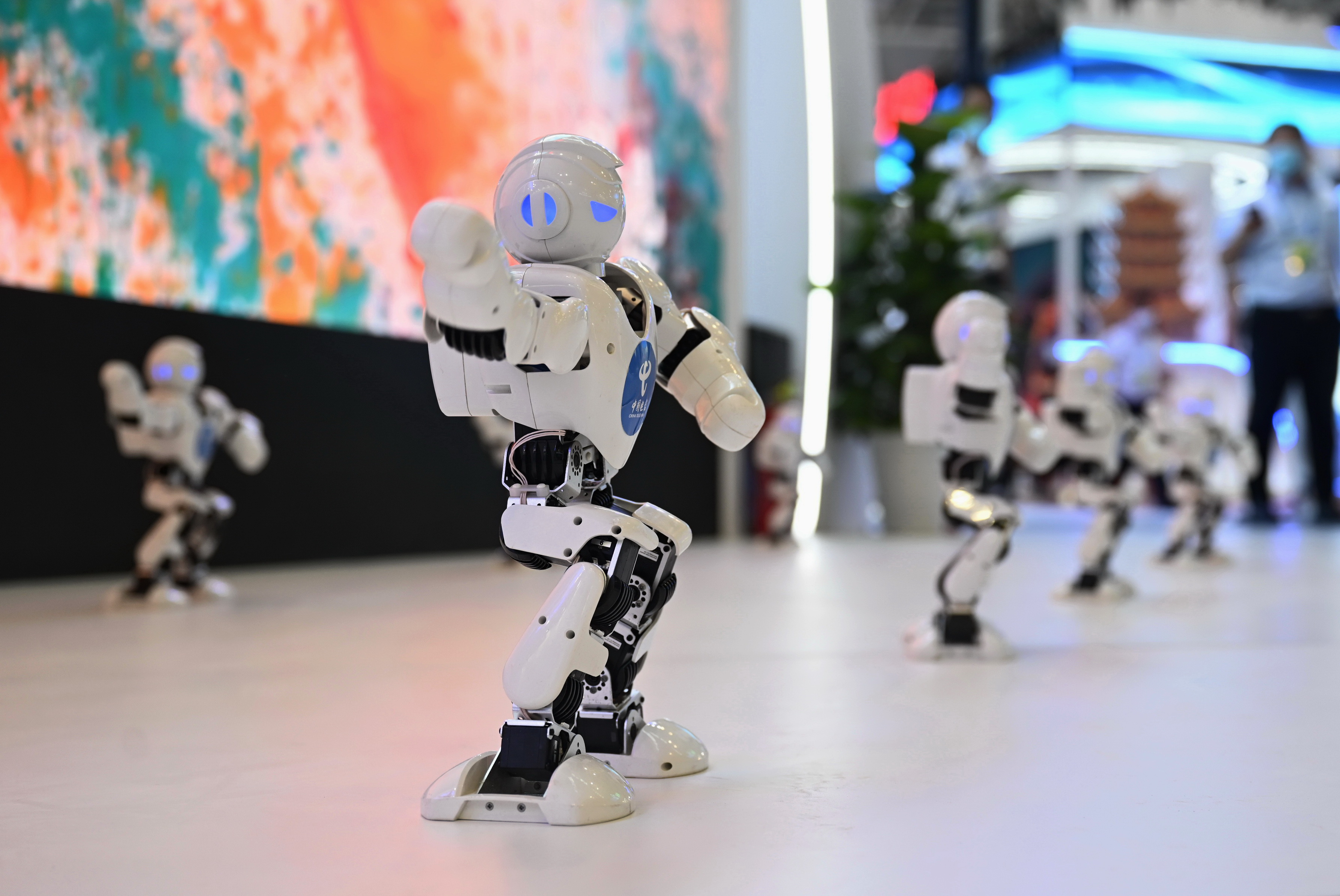 （新华全媒+·图文互动）为千行百业数字化“插上翅膀”——在第五届数字中国建设峰会感受新风向