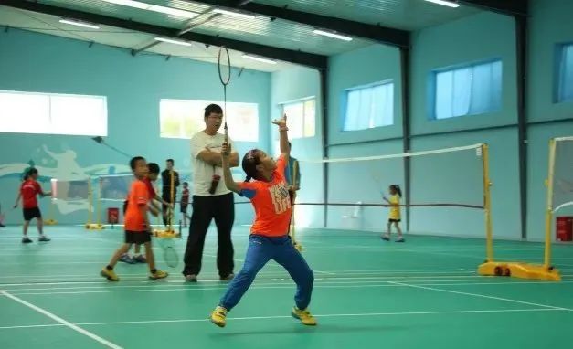 5年级女儿坚持打羽毛球6年，收获的不仅仅是好身体