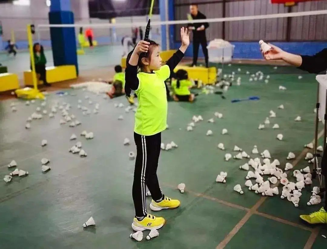 5年级女儿坚持打羽毛球6年，收获的不仅仅是好身体