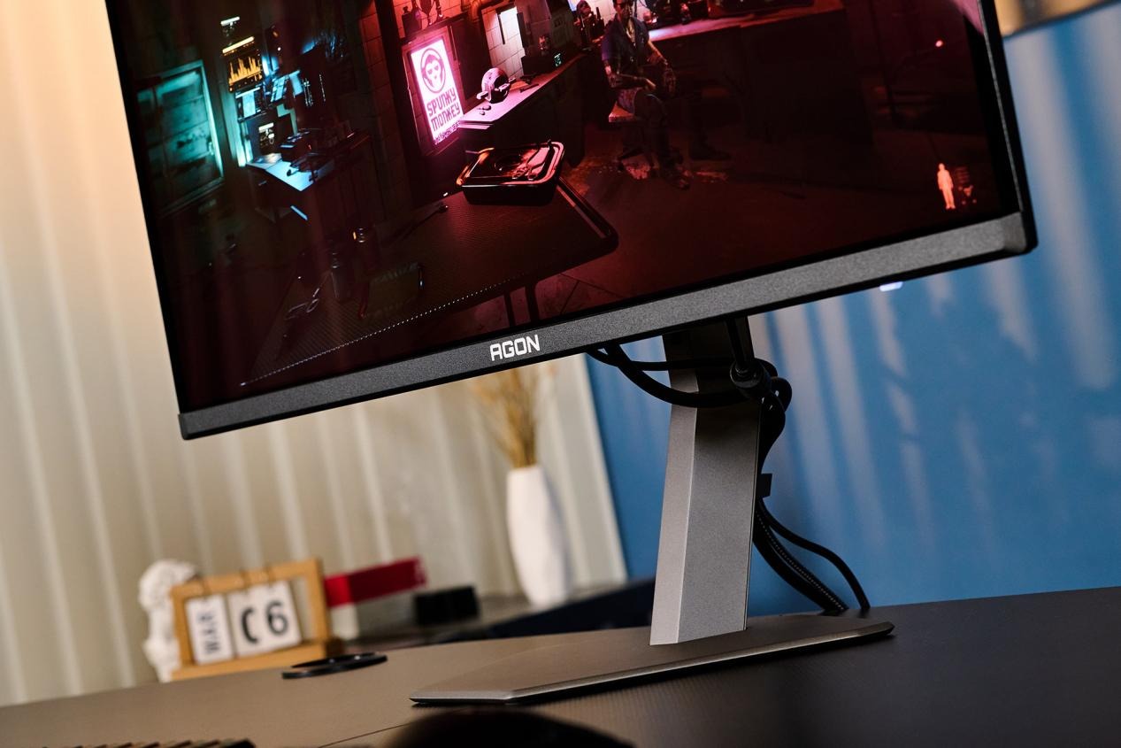 AGON AG276UZD QD-OLED显示器评测：4K240Hz的视觉盛宴
