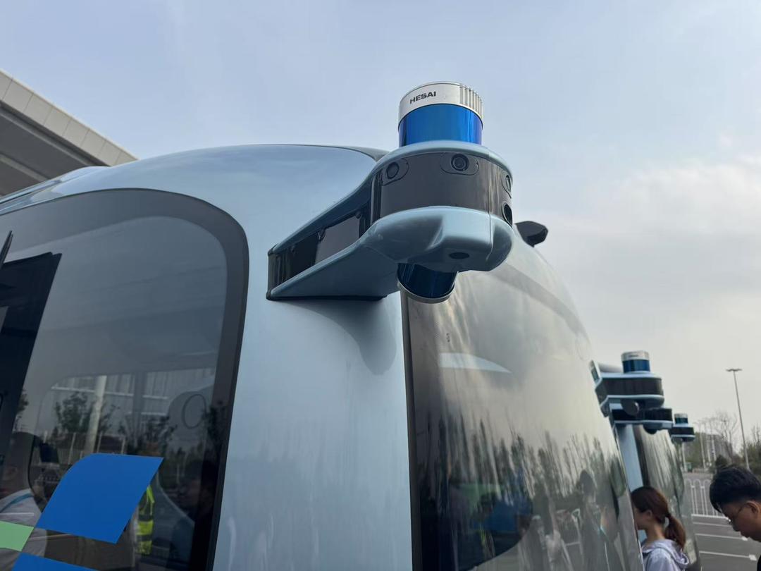 自主超车、自动避障，济南L4级自动驾驶公交车来了！