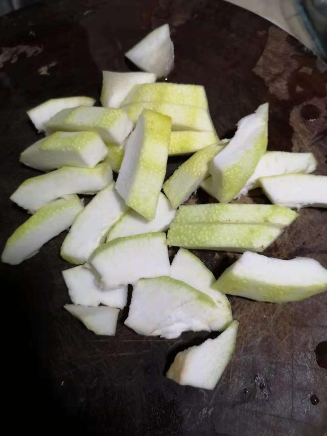 柚子皮能炒菜吗，柚子皮能炒菜吗（居家特色小菜可以有）