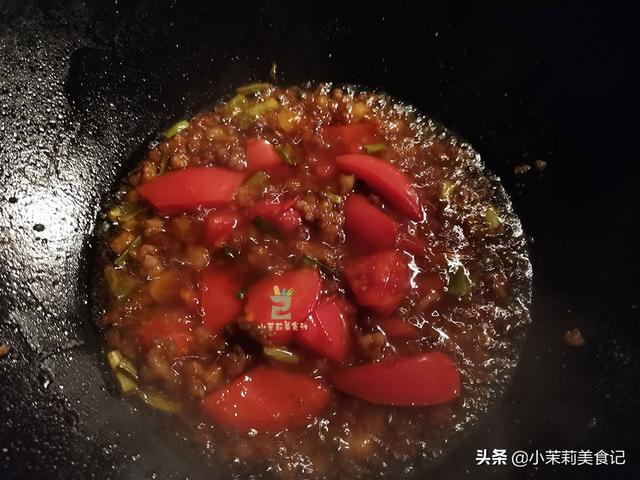 炒豇豆角用焯水吗，炒豇豆要焯水吗（豆角清脆入味不夹生）