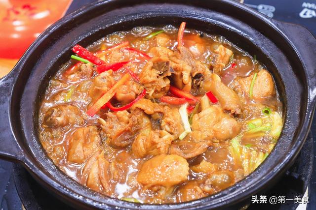 鸡怎么炖才好吃，怎样炖鸡才好吃又简单窍门（有人焯水、有人直接炖）