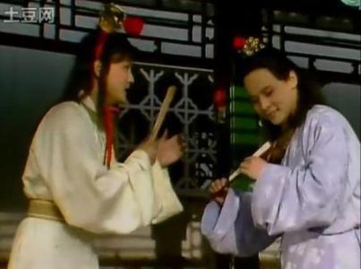 汗巾和腰带有什么区别呢古代人到底怎么固定裙子和裤子呢，古代腰巾是什么（从茜香国汗巾看贾宝玉为啥出卖了蒋玉菡）