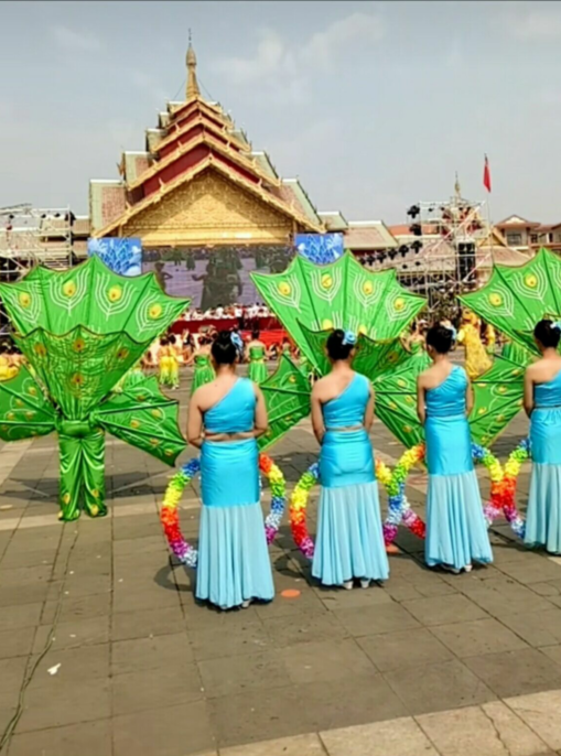 傣族最盛大传统民族节日，一次纯正的文化“饕餮”盛宴——泼水节