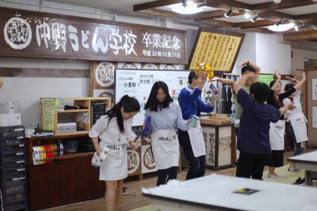 日语欢迎光临怎么说，日语餐厅服务员用语大全（日本的这个地方）