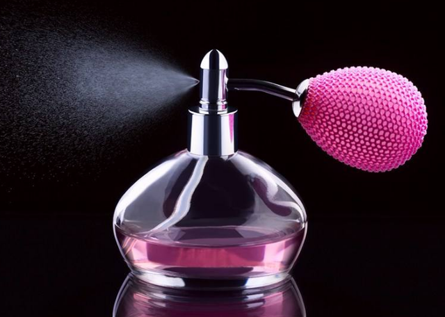 梦见下雨打伞是什么意思，梦见下雨打着伞是什么意思（周公解梦：梦到这4种事）