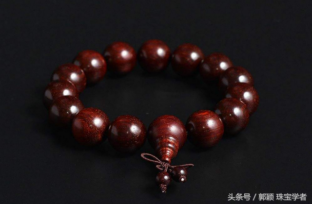 小叶紫檀怎么盘，小叶紫檀盘玩方法和技巧（高手如何盘玩小叶紫檀）
