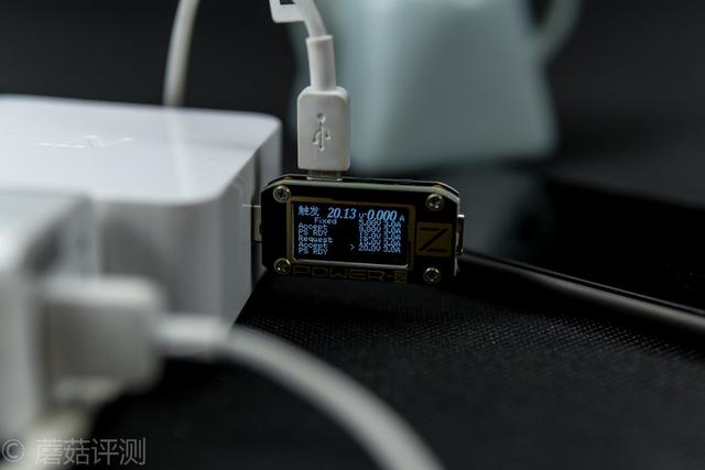 usb电压是多少，usb电压是多少伏（更轻、更薄、更好用——精密USB电压电流表你可以看看这个）